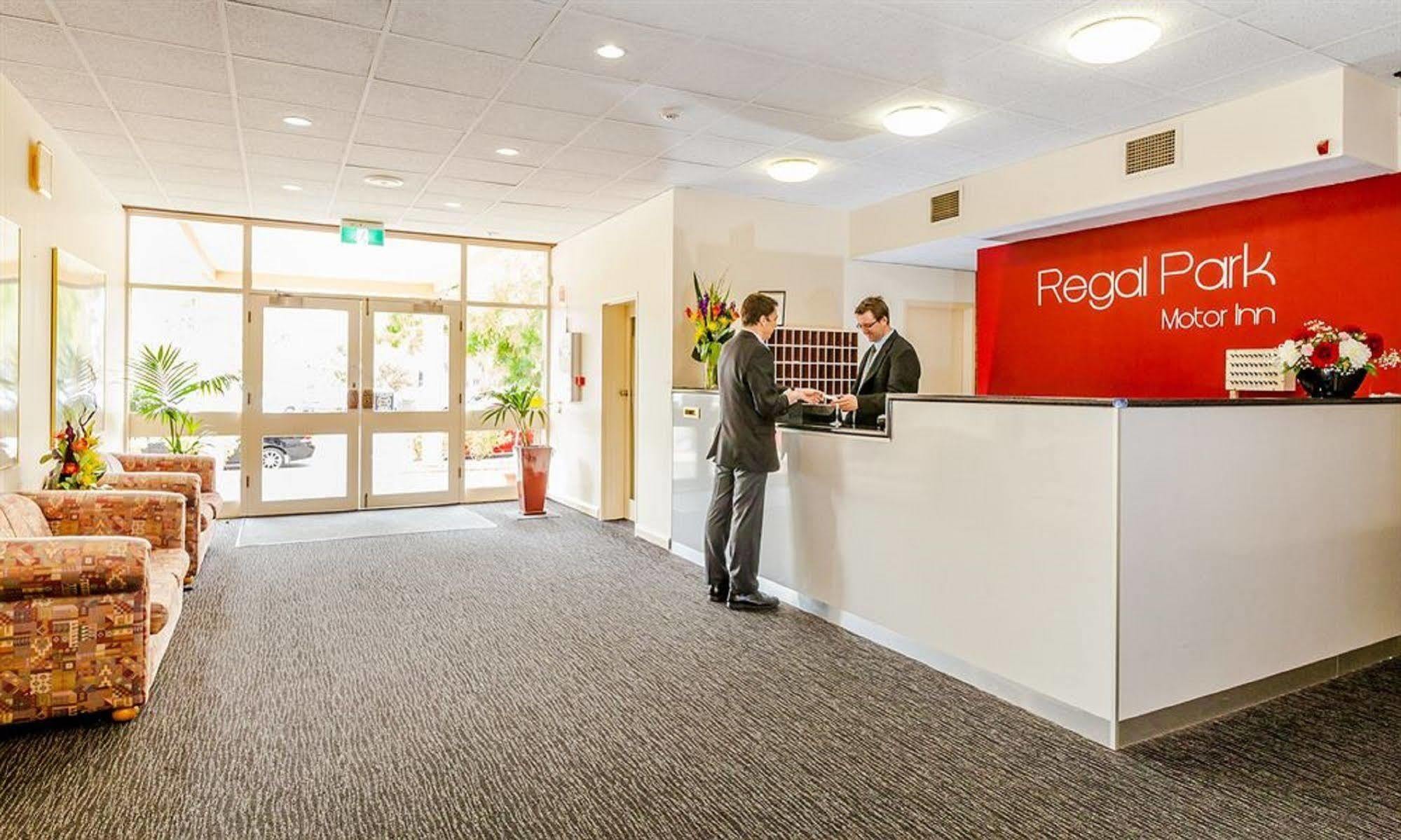 Comfort Inn Regal Park Adelaide Exteriör bild